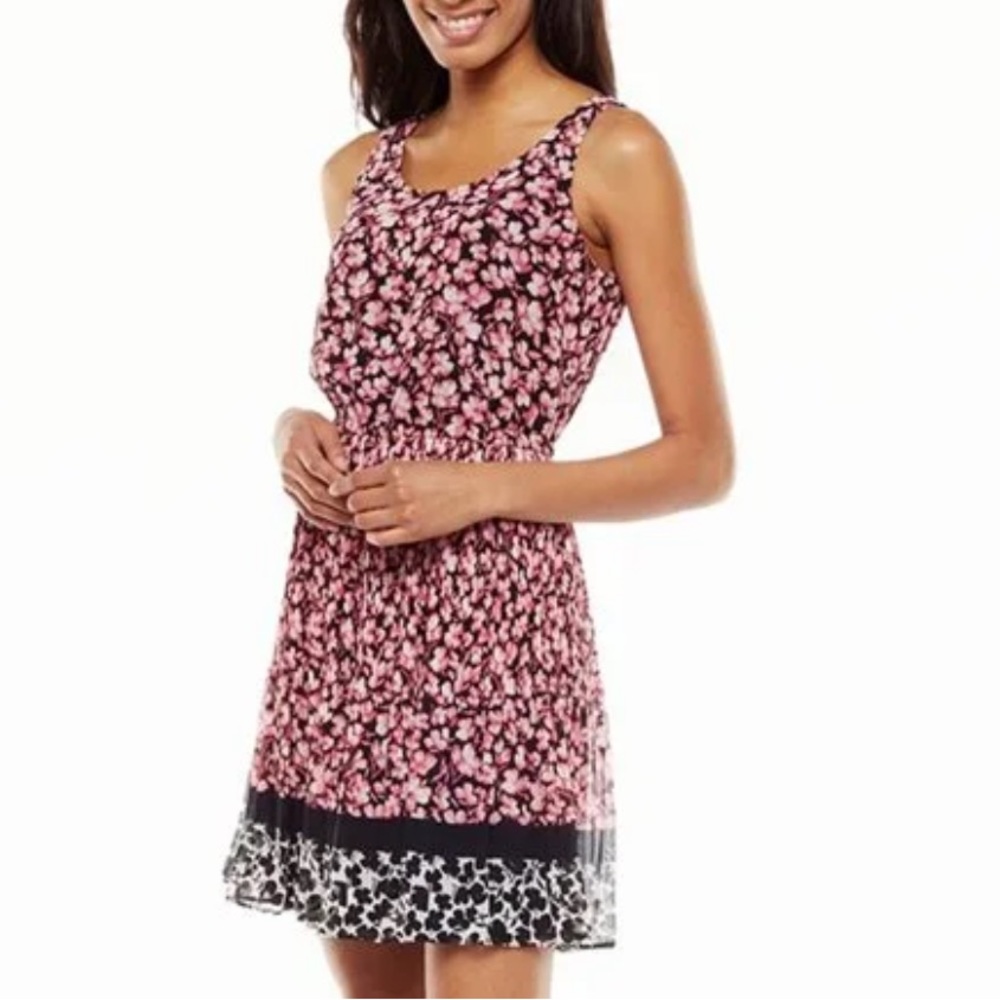 Elle pleated floral dress small